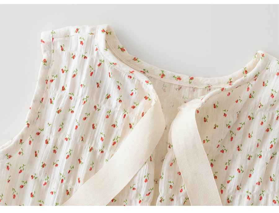 Bộ áo sát nách + quần đùi hoạ tiết hoa xinh xắn cho bé gái