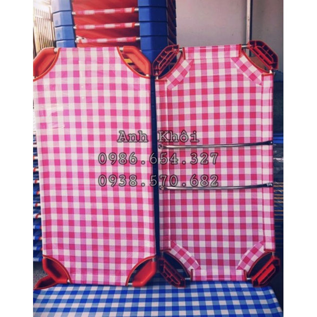 Giường Mickey có 2 thanh đỡ inox