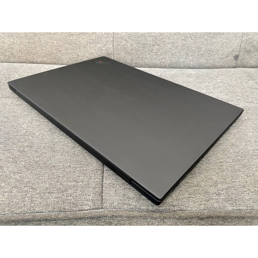 Laptop Thinkpad P1 Gen 2 i7-9850H, RAM 16G, SSD 512G, VGA T2000 4G, 15' FHD  HÀNG CHUẨN ĐẸP