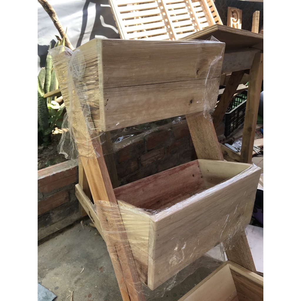 Kệ rau, kệ hoa sân vườn gỗ pallet