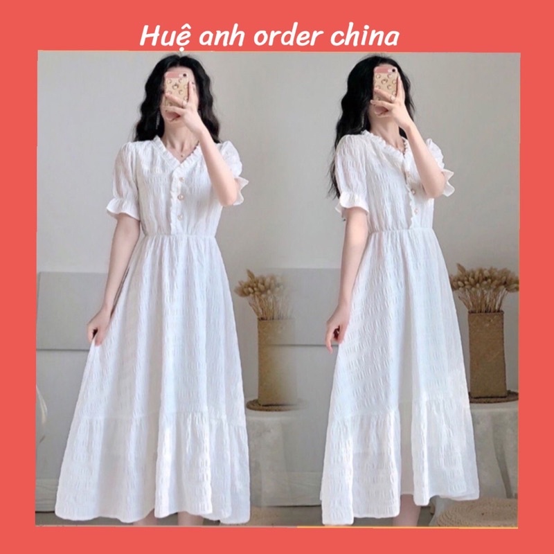 Váy trắng cúc giữa