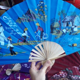 Quạt vải Huế thủ công