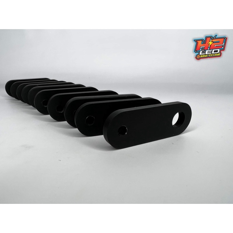 Pát nhôm gắn đèn + Lỗ tròn 8ly + lỗ 6ly