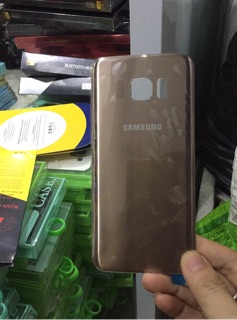 nắp lưng sam sung s7edge!