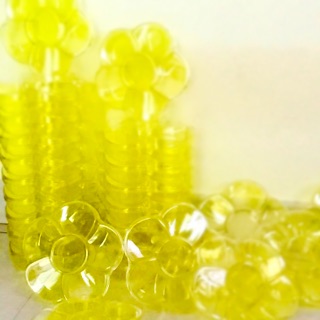 Hộp nhựa đựng mứt hình hoa mai