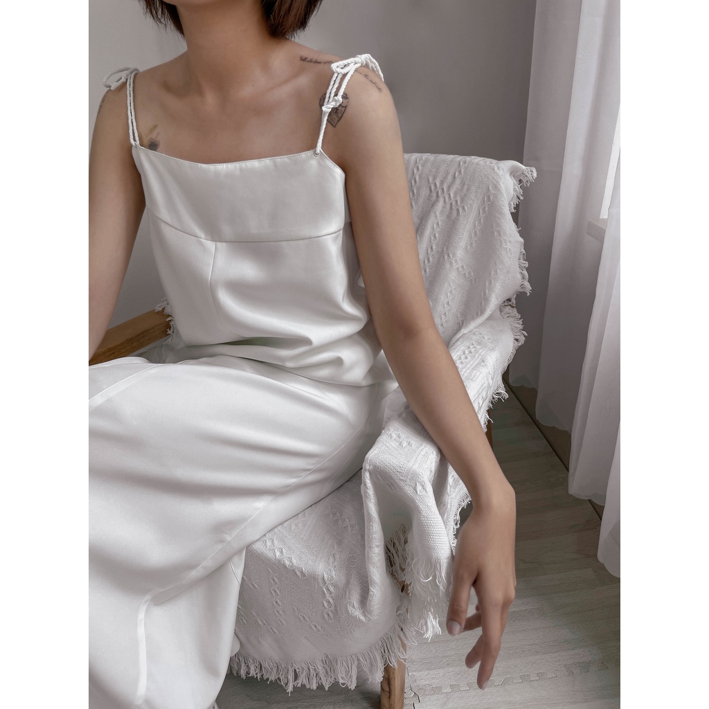 Đầm trắng dài SERENE DRESS  2 dây chất vải dày dặn, đầm trắng suông dài