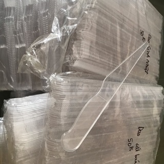 Túi 100 dao nhựa có răng cưa cắt bánh sinh nhật