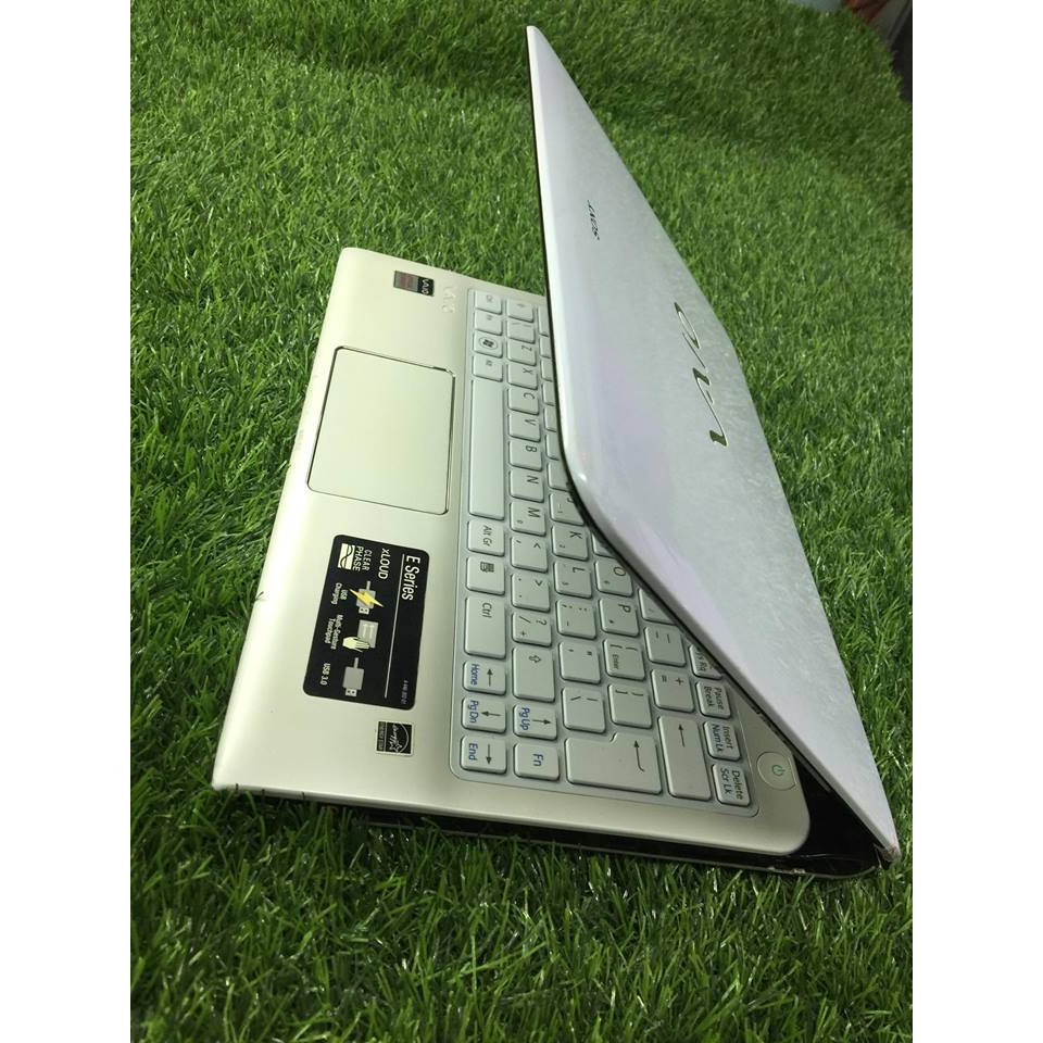 Laptop mini Sony vaio SVE11 E2-1800 Ram 4gb HDD 320gb cạc rời ~2gb màn 11.6".zin tặng fui chuột không dây,túi thời trang