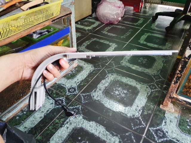 ĐÈN LED KẸP 1 BÊN HỒ CÁ TRẮNG XANH 15W CÓ ĐO NHIỆT ĐỘ DÀI 35W