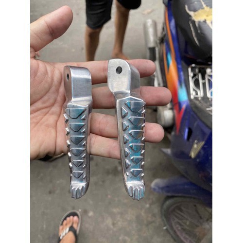 Gác chân sau Nhôm Đặc gắn được nhiều dòng xe máy Wave Dream Winner Sirius Ex - gccnc