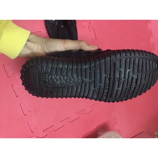 Giầy thể thao cho nam và nữ
