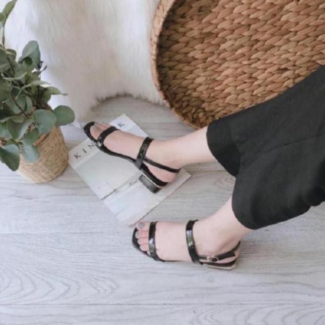 Sandal nữ đế bệt free ship 2 quai mảnh da bóng cực xinh