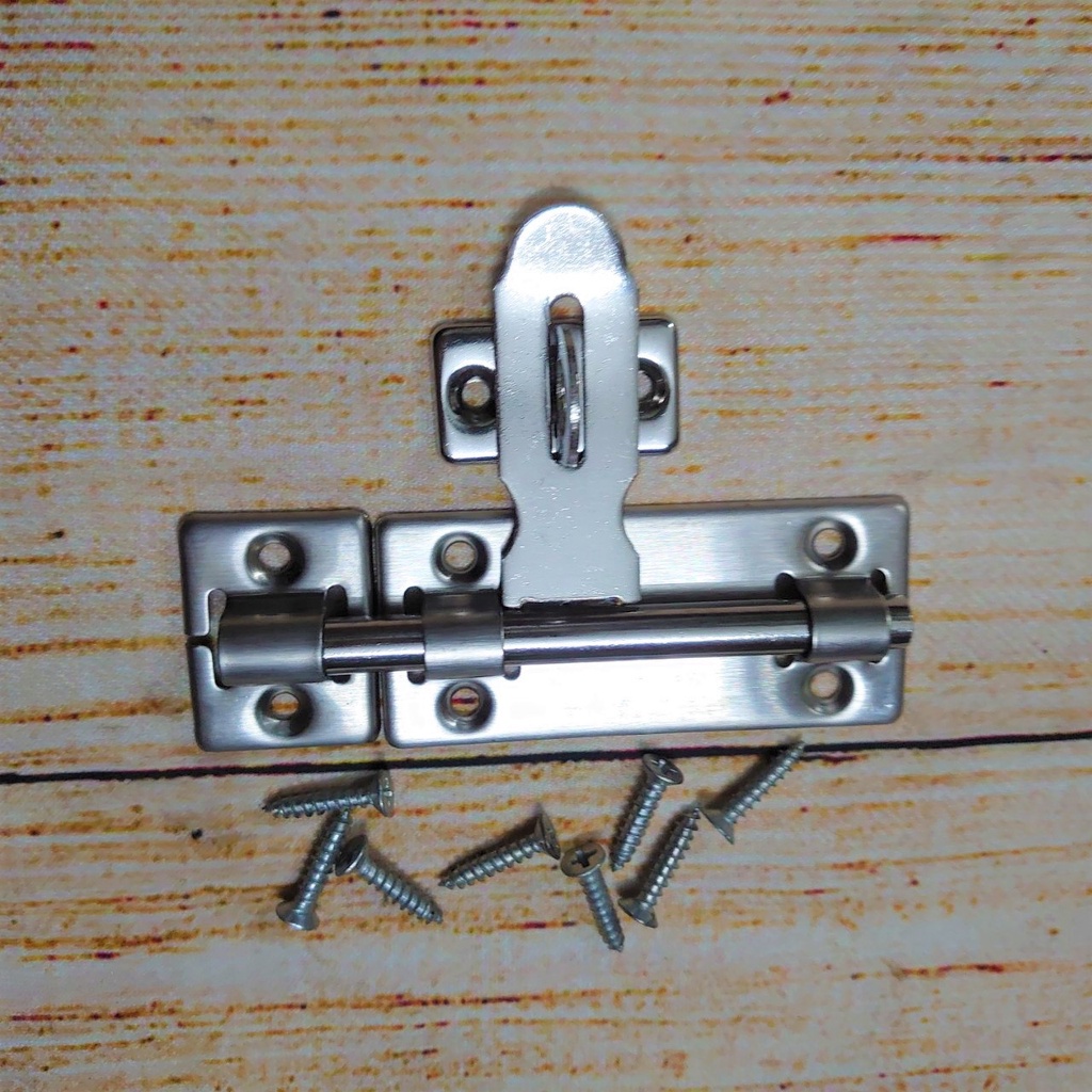 Chốt ngang inox 304, làm dập bo tròn cạnh tinh tế, chốt cửa có lỗ móc khóa