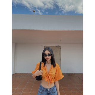 Áo croptop cột ngực tay ngắn