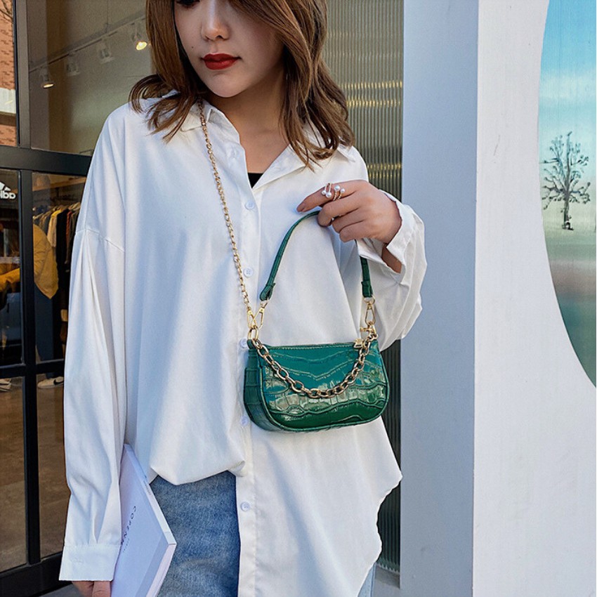 Túi kẹp nách nữ vân da cá sấu bóng Hottrend- KARA 257 | BigBuy360 - bigbuy360.vn