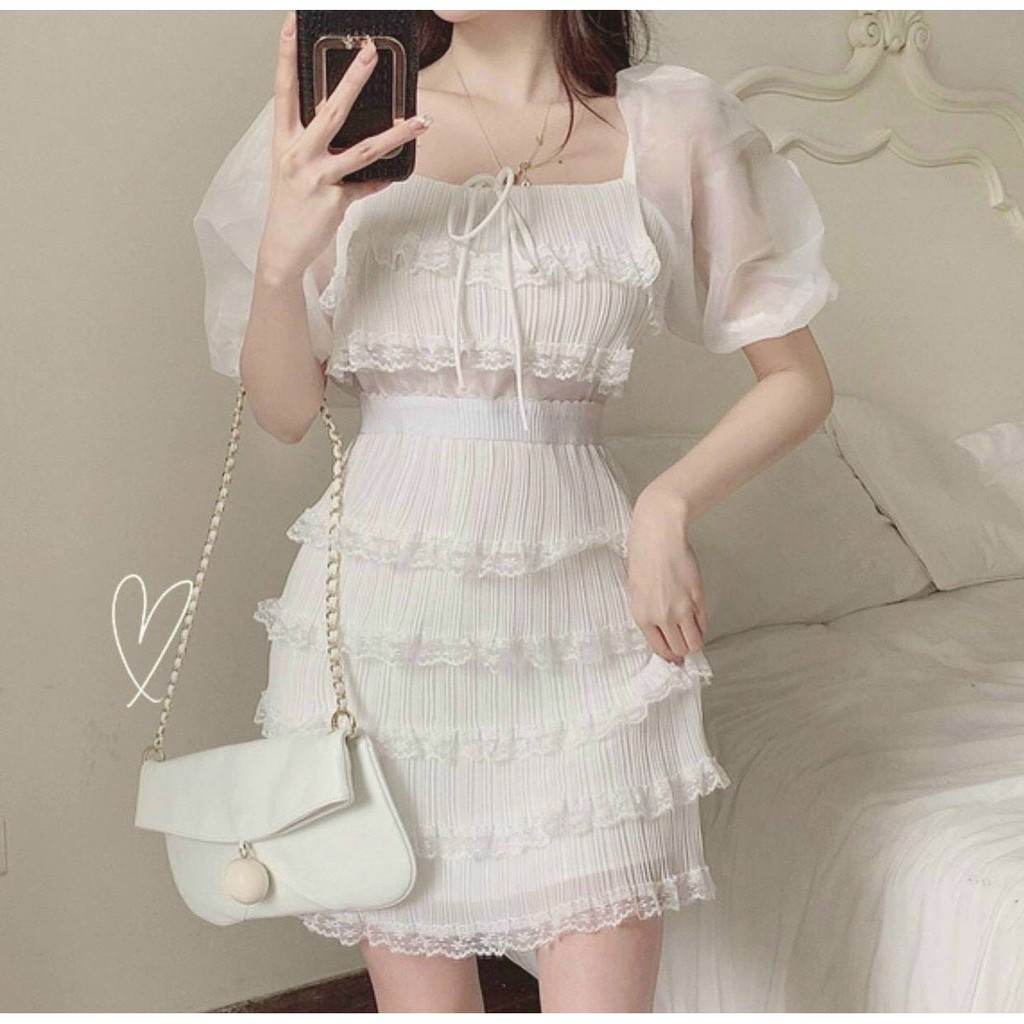 Đầm trắng cổ vuông tầng bèo ren