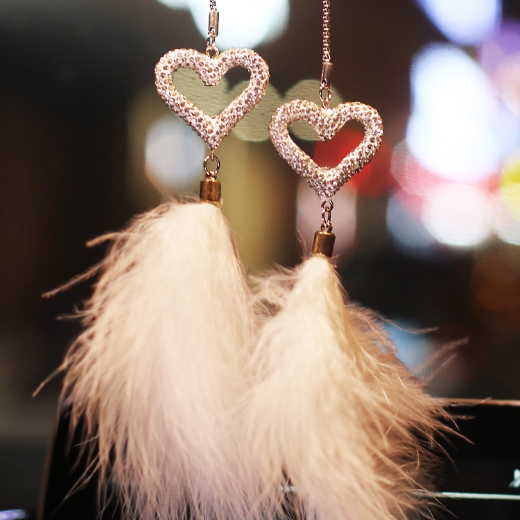 Phụ Kiện Treo Trang Trí Xe Hơi Hình Gấu Đính Đá Và Lông Vũ