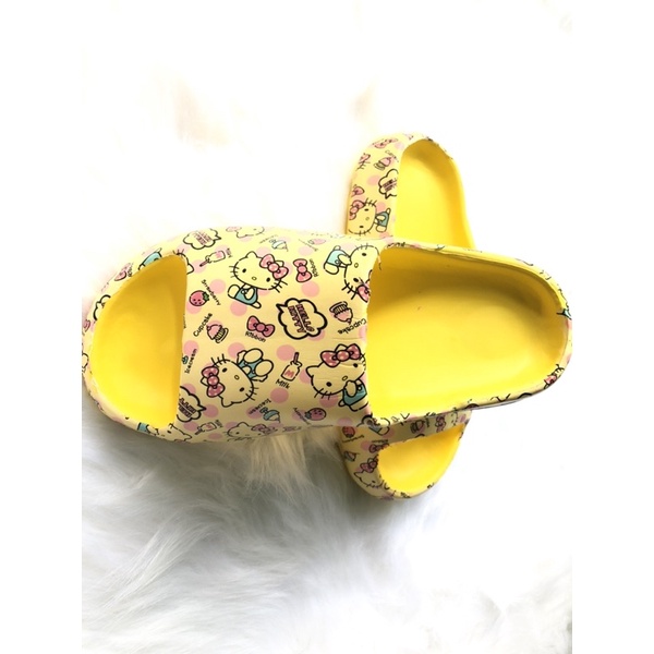 Dép bánh mì in hình mèo kitty siêu cưng