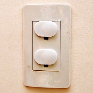 NÚT BỊT Ổ ĐIỆN AN TOÀN CHO BÉ