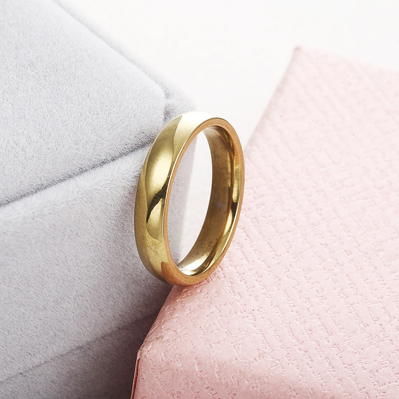 Nhẫn kim loại mạ vàng mịn mượt dùng làm quà tặng