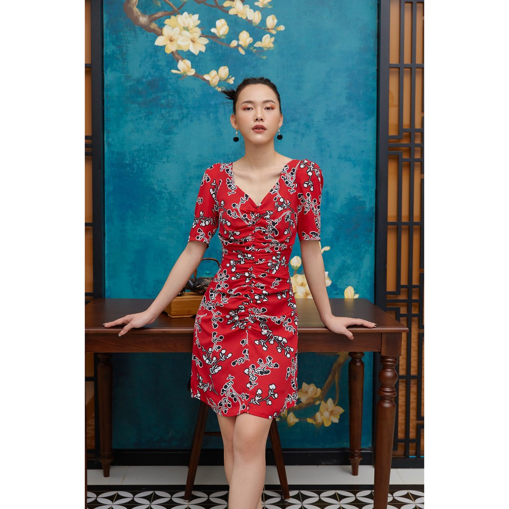 Đầm Hoa Đỏ Khoét Lưng EDINI - D1349 | BigBuy360 - bigbuy360.vn
