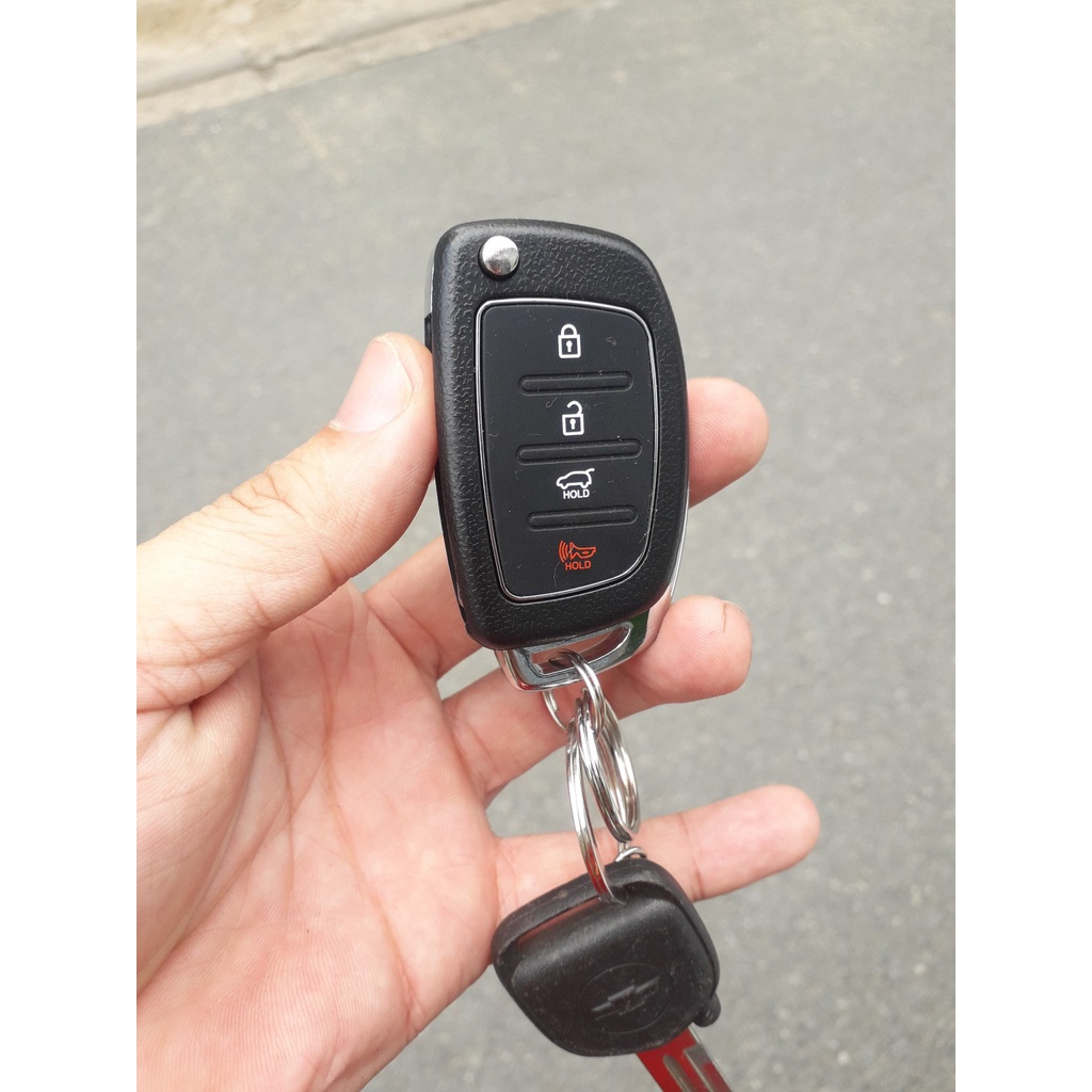1 cái  Remote khóa cửa ô tô hiệu Lotus Việt 433 MHz dùng cho để học mới