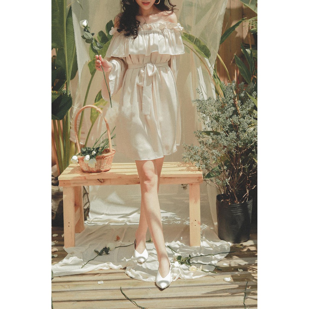 Đầm thiết kế bẹt vai nude Bebe Dress Gem Clothing SP000801