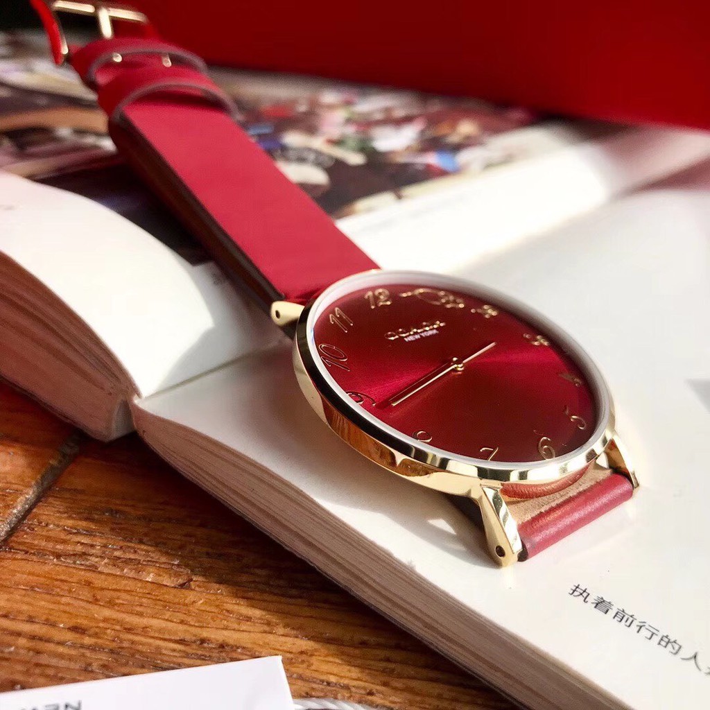 Đồng Hồ Nữ Coach Chuột Dây Da Đỏ 36mm