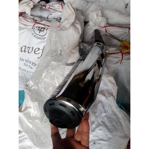 Pô exciter 2010 gắn xe máy siriu.có móc và nổ êm.tặng cổ pô.