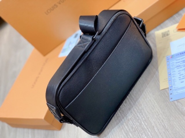 XẢ KHO SALE RẺ VÔ ĐỊCH Túi đeo chéo nam màu đen hoạ tiết mới 2019 dáng mỏng vuông hàng cao cấp fullbox có hộp