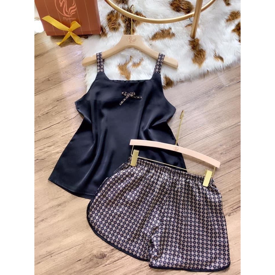 Pizama hai dây áo trơn phối quần họa tiết | BigBuy360 - bigbuy360.vn