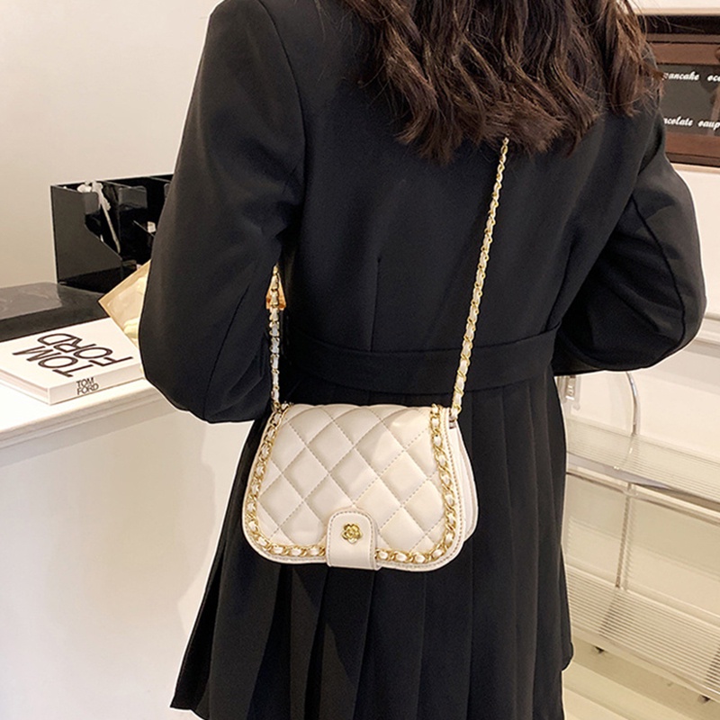 Túi đeo chéo IELGY kiểu vuông phối dây xích hoạt tiết đường may hình thoi phong cách Hàn Quốc dễ phối dành cho nữ