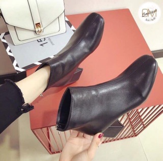 Boot cổ thấp 2 màu đen kem