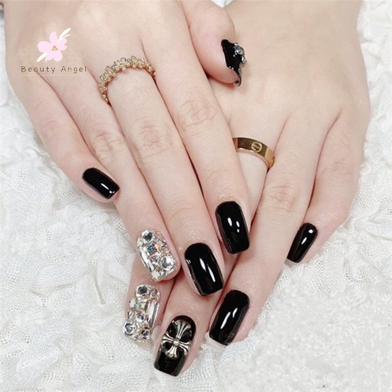 Set 24 Móng Tay Giả Họa Tiết Chữ Thập Đen Và Bạc Thời Trang