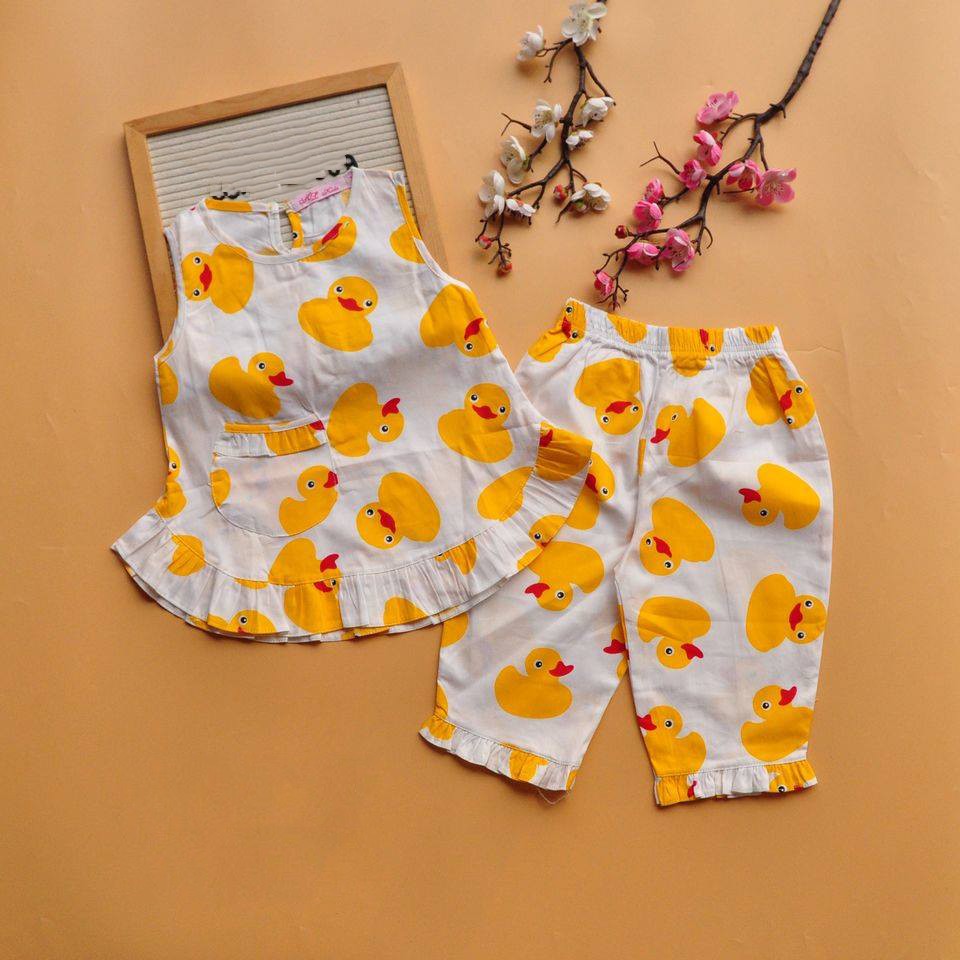 Bộ mặc nhà pijama sát nách quần lửng vải kate thoáng mát cho bé gái 12 đến 32kg