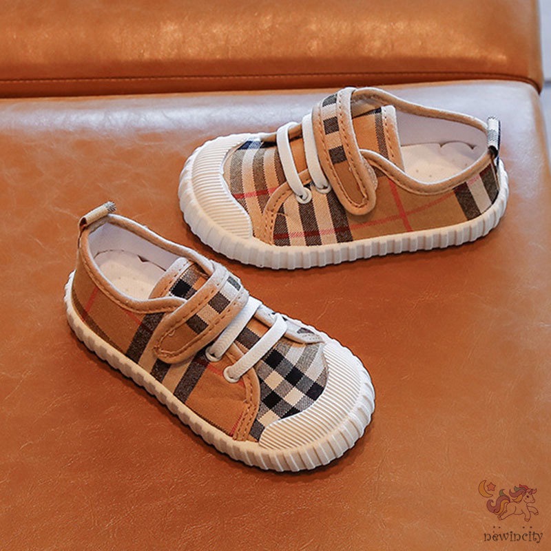 Giày Vải Canvas Đế Mềm In Họa Tiết Thời Trang Hàn Quốc Dễ Thương Thoải Mái Cho Bé