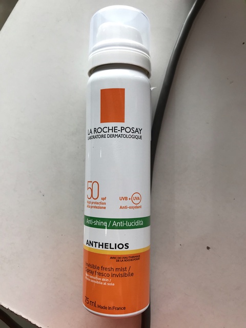 Xịt Chống Nắng Kiểm Soát Bóng Nhờn &amp; Bảo Vệ Da Trước Tác Hại Của UVA &amp; UVB SPF50 La Roche-Posay Anthelios 75ml