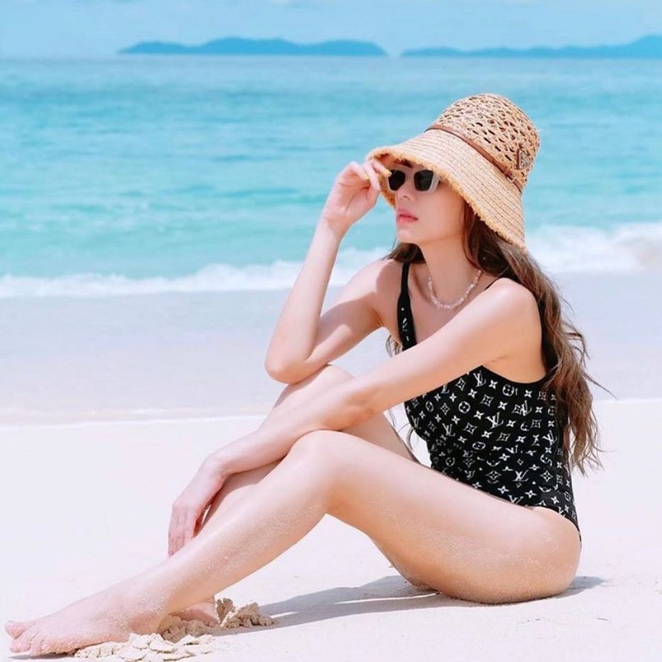 Đồ bơi một mảnh in nhãn hiệu L phong cách Hàn Quốc thời trang cho nữ | BigBuy360 - bigbuy360.vn