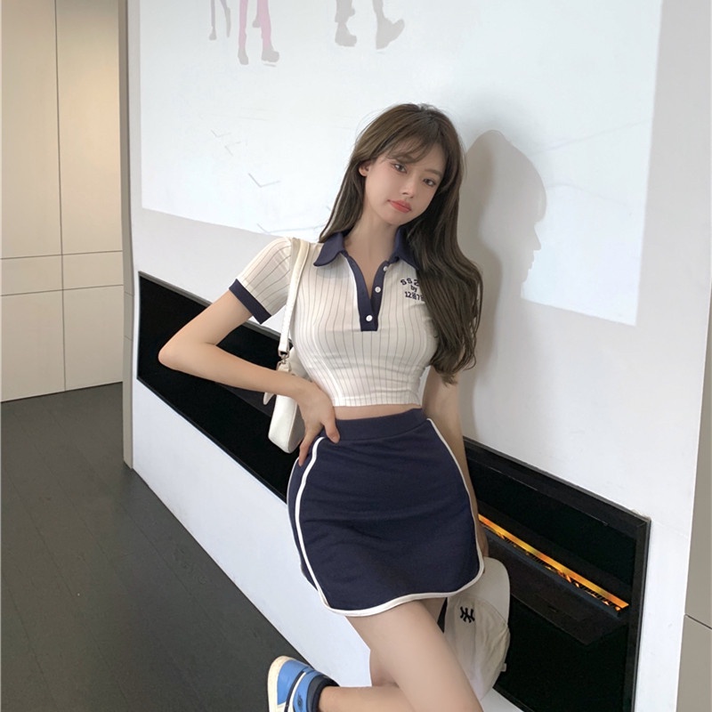 Áo ngắn tay kẻ sọc / Chân váy ngắn lưng cao / Set thời trang cho nữ