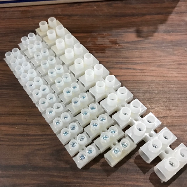 Domino kẹp điện