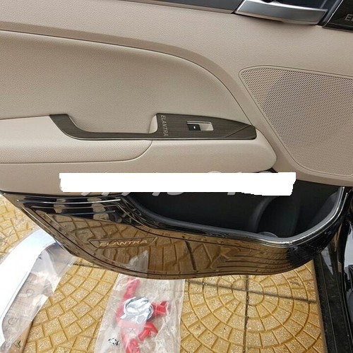Ốp tapi cánh cửa Hyundai Elantra 2016 tới 2021