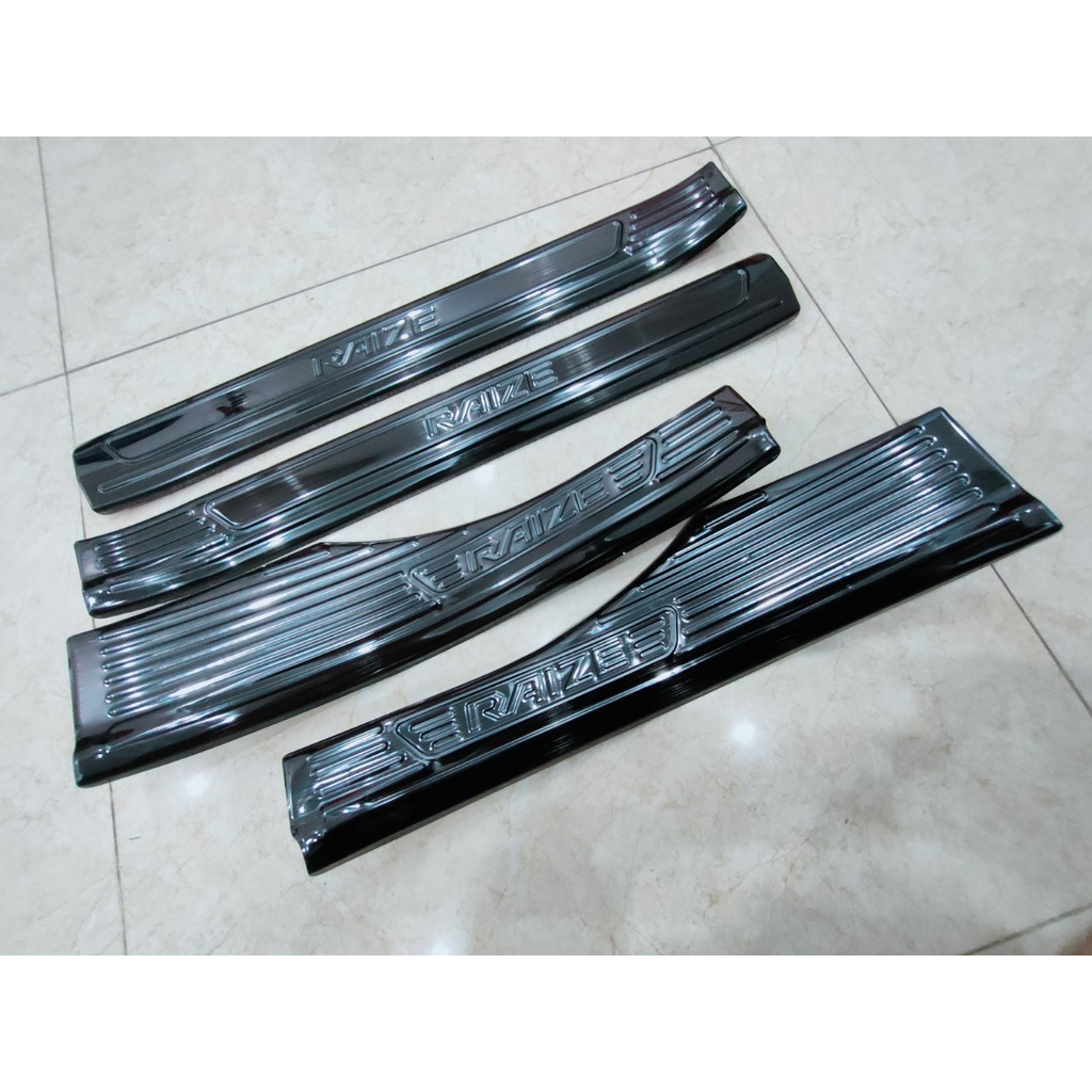 Ốp Bậc Cửa Cho Xe Toyota Raize 2021 2022 Titan
