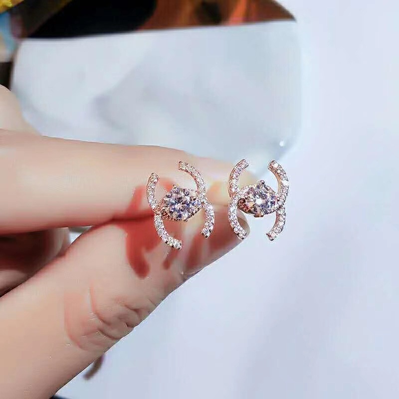 Khuyên tai mặt hình hai chữ C đính đá giả kim cương sang trọng thời trang dành cho bạn nữ