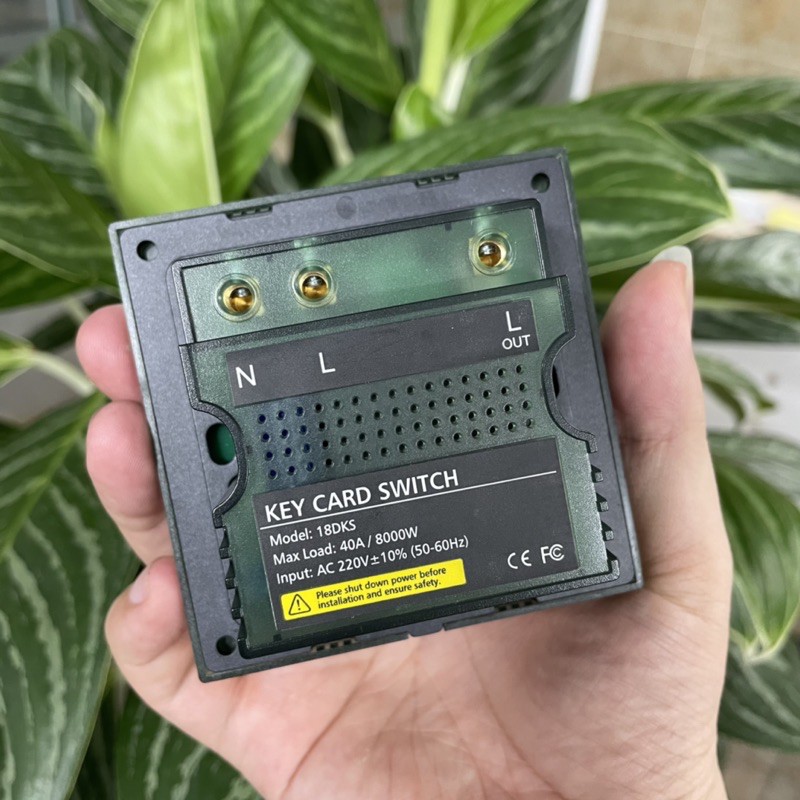 Công Tắc Thẻ Từ Khách Sạn Cao Cấp Mặt Kính Vuông 40A SHP-KS1