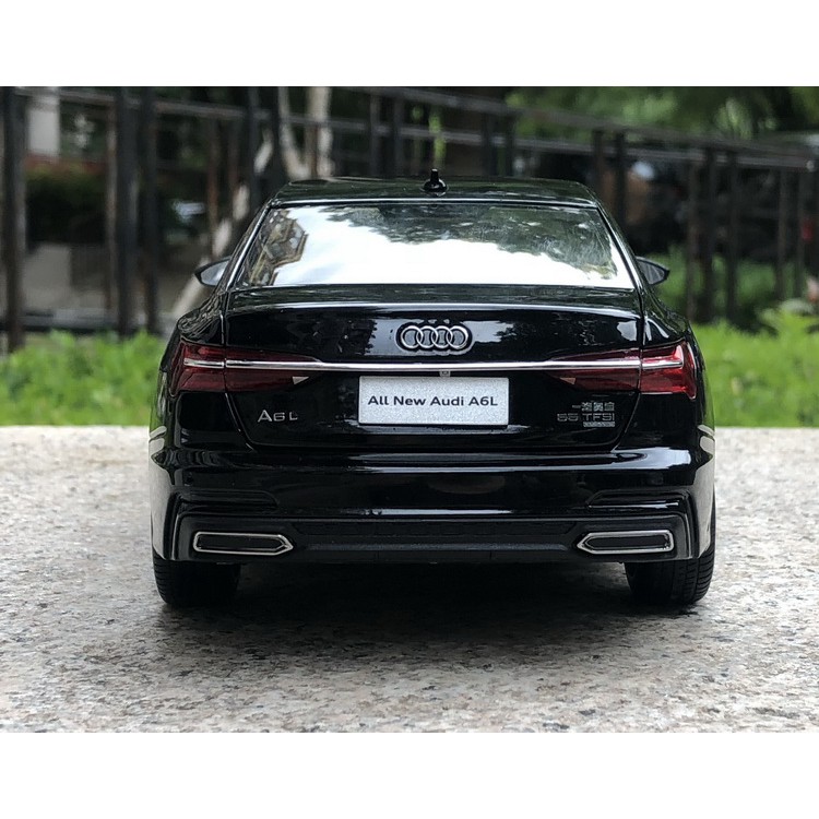 Mô hình xe sedan Audi A6  tỉ lệ 1:18