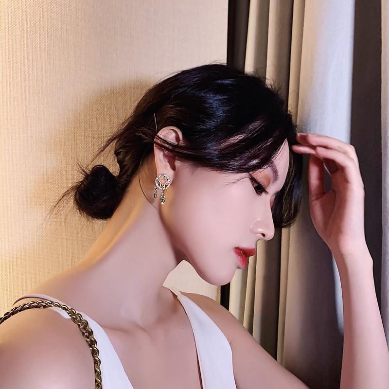 Khuyên Tai Dáng Dài Họa Tiết Độc Đáo Phong Cách Hàn Quốc T16 QiQiShop