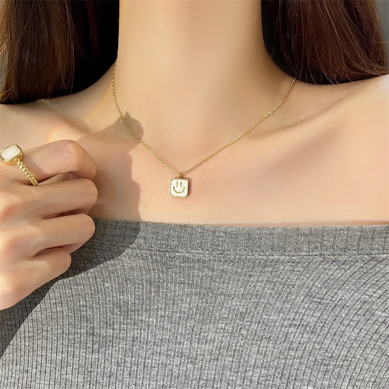 Vòng cổ Mặt Hình Vỏ Sò / Mặt Cười Thiết Kế Đơn Giản Thời Trang Dành Cho Nữ