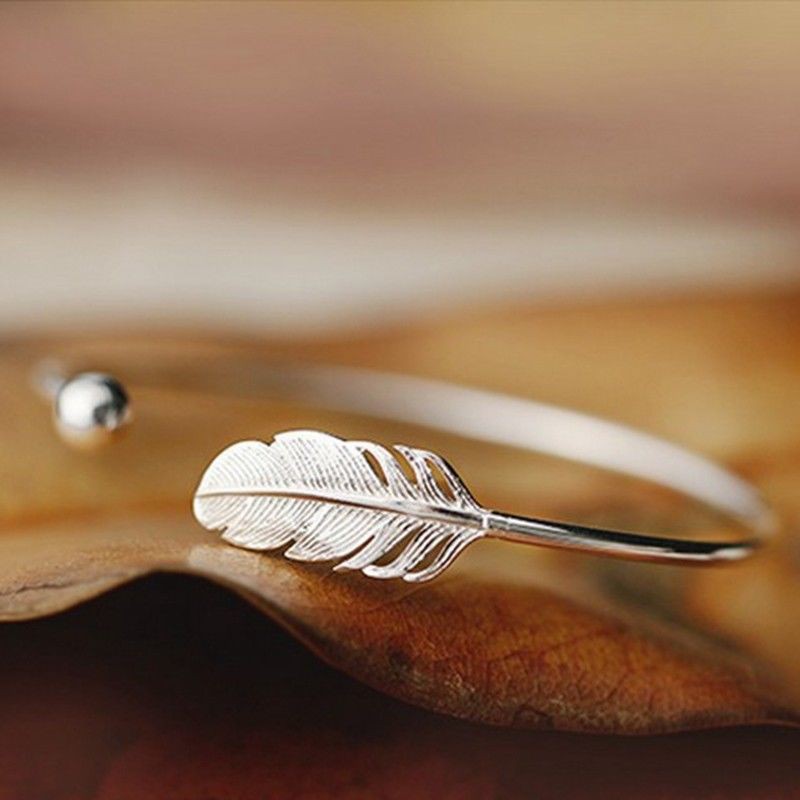 Vòng đeo tay mạ bạc thiết kế tối giản dành cho nữ