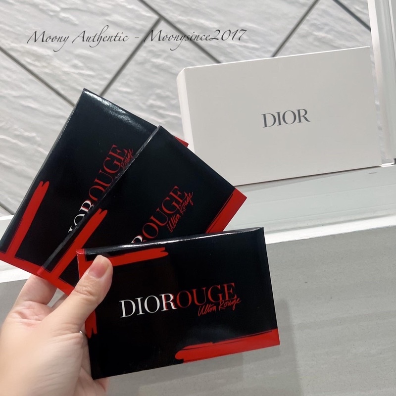 Vỉ son Dior Ultra Rouge 4 màu siêu HOT cực đẹp với hình đôi môi quyến rũ.