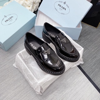 Giày moca nữ .PraDa màu Đen Trắng đủ size